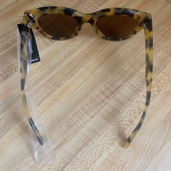 Express Leopard Cat Eye Sunnies - Picture 3 of 5